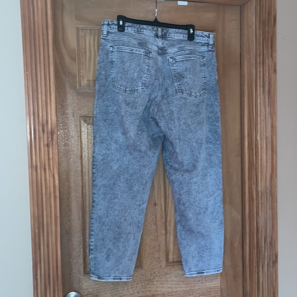 Jeans - Picture 2 of 3